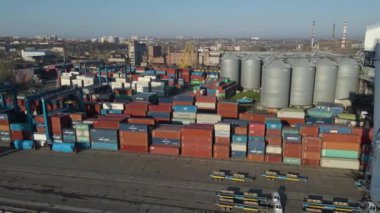 konteynırlar nakliye limanı kargo deposu