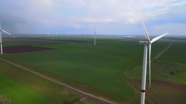 Eólicos Que Geram Energia Renovável Limpa Para Desenvolvimento Sustentável Energia — Vídeo de Stock