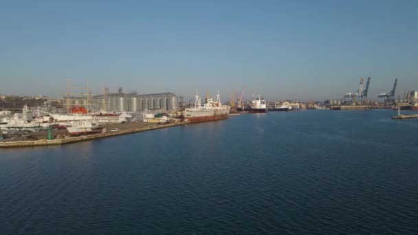 Аерофотозйомка Вантажного Корабля Причалі Trade Export Завантаження Розвантаження Глибоководний Порт — стокове відео