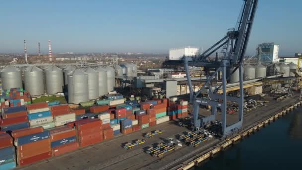Аерофотозйомка Вантажного Корабля Причалі Trade Export Завантаження Розвантаження Глибоководний Порт — стокове відео