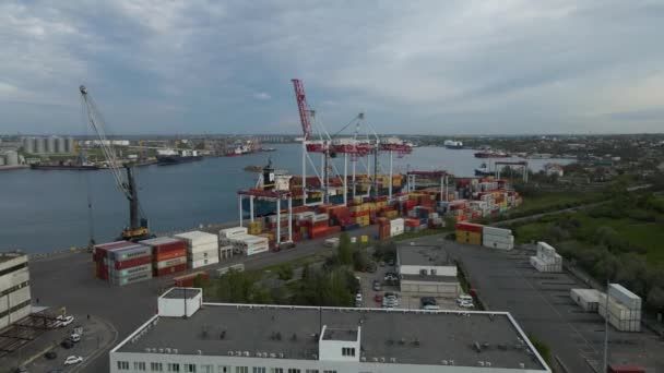 Laden Loscontainers Vracht Haven Luchtfoto Video — Stockvideo