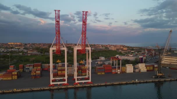 Carga Descarga Contenedores Puerto Carga Vista Aérea Video — Vídeo de stock