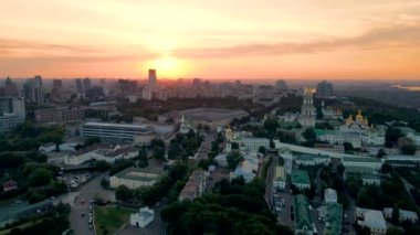 Ukrayna 'nın batan başkentinin tepesinden Kiev şehrinin akşam çekimleri