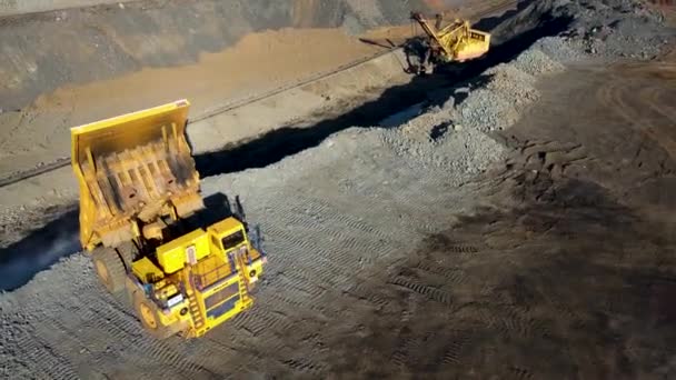 Quarry Truck Transport Stone Ore Loading Transportation Overflying Drone Quarry — 图库视频影像