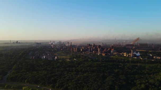Steel Plant Smoke Chimneys Bad Ecology Drone Flight Video — ストック動画