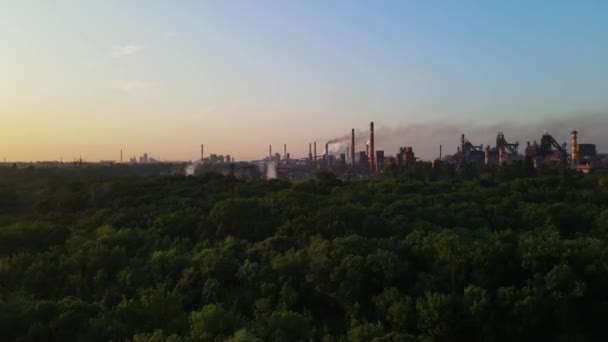 Staal Fabriek Demis Pipe Pollution Emissions Flyover Drone Video — Stockvideo