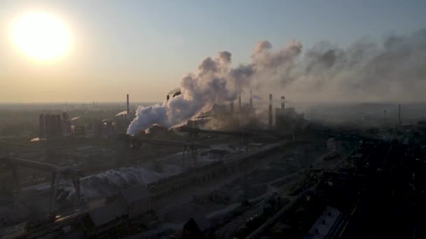 Przemysł Stalowy Demis Pipe Zanieczyszczenie Powietrza Flyover Drone Video — Wideo stockowe