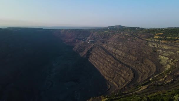 Enorme Mineral Hierro Cantera Mineral Hierro Minería Vídeo Aéreo Filmación — Vídeo de stock