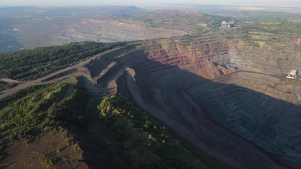 Huge Iron Ore Quarry Iron Ore Mining Aerial Video Filming — Stock Video