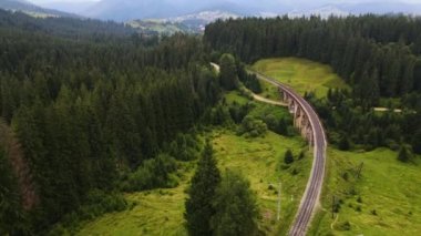 Eski köprü su kemeri uçan drone