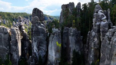 Benzersiz kayalar dağ Adrspasske skaly Ulusal Park Adrszpach, Çek Cumhuriyeti