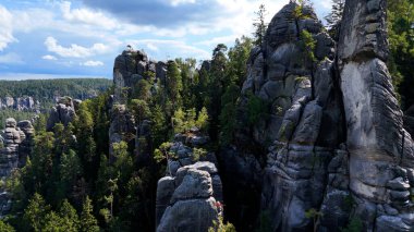 Benzersiz kayalar dağ Adrspasske skaly Ulusal Park Adrszpach, Çek Cumhuriyeti