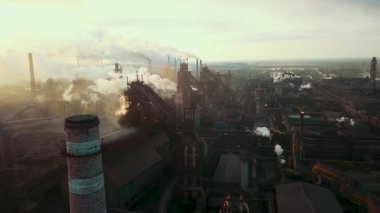 Bir çelik fabrikasının insansız hava aracı bacalardaki çevresel etkiyi ve dumanı gösteriyor..