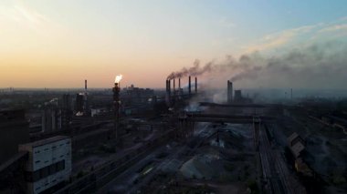 Metalurjik fabrika, fabrika, endüstriyel işletme ve insansız hava aracı.