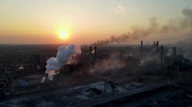 Metalurjik fabrika, fabrika, endüstriyel işletme ve insansız hava aracı.