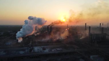 Metalurjik fabrika, fabrika, endüstriyel işletme ve insansız hava aracı.