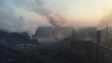 Metalurjik fabrika, fabrika, endüstriyel işletme ve insansız hava aracı.