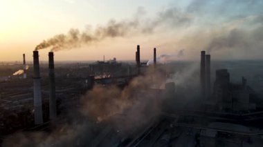 Metalurjik fabrika, fabrika, endüstriyel işletme ve insansız hava aracı.