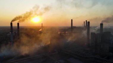 Metalurjik fabrika, fabrika, endüstriyel işletme ve insansız hava aracı.