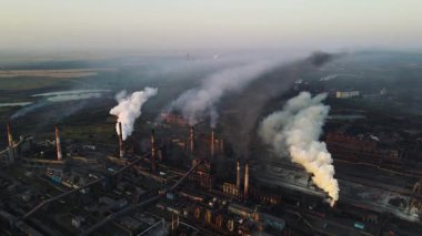 Metalurjik fabrika, fabrika, endüstriyel işletme ve insansız hava aracı.