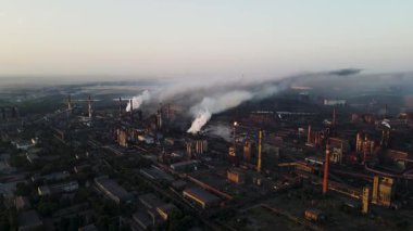 Metalurjik fabrika, fabrika, endüstriyel işletme ve insansız hava aracı.