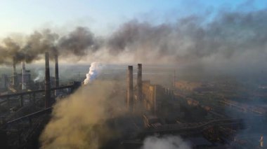 Metalurjik fabrika, fabrika, endüstriyel işletme ve insansız hava aracı.