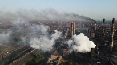 Metalurjik fabrika, fabrika, endüstriyel işletme ve insansız hava aracı.
