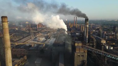 Metalurjik fabrika, fabrika, endüstriyel işletme ve insansız hava aracı.