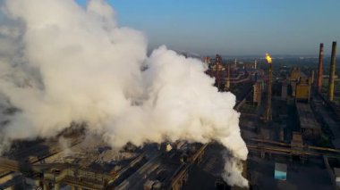 Metalurjik fabrika, fabrika, endüstriyel işletme ve insansız hava aracı.