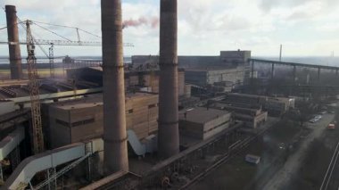 Metalurjik fabrika, fabrika, endüstriyel işletme ve insansız hava aracı.