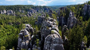 Adrspach, Çek Cumhuriyeti. Adrspasske Skaly, Kayalık Kasaba Milli Parkı.