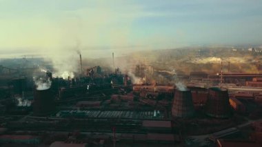 Metalurjik fabrika, fabrika, endüstriyel işletme ve insansız hava aracı.