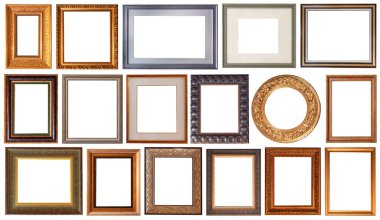 Beyaz arka planda izole edilmiş resim çerçeveleri oyulmuş altın.