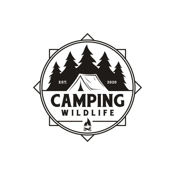Kompass Und Wald Camping Logo Emblem Sommer Camping Vektor Illustration — Stockvektor
