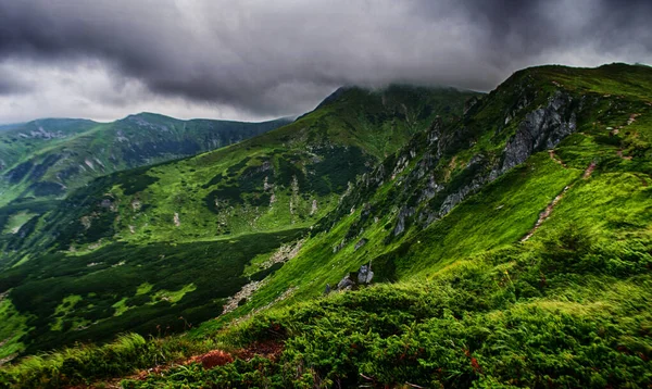 Las Montañas Son Unas Grandes Vacaciones Trekking Cualquier Época Del — Foto de Stock