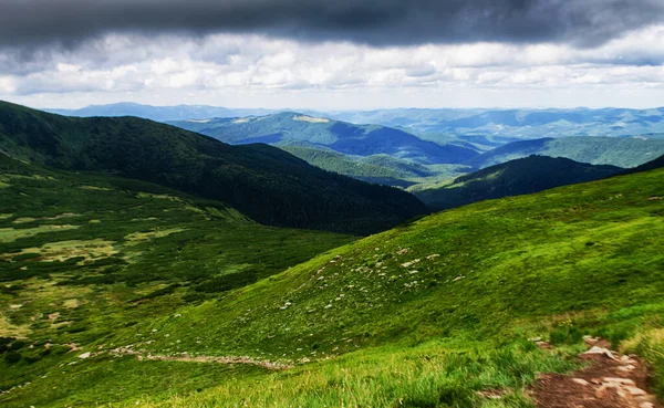 Las Montañas Son Unas Grandes Vacaciones Trekking Cualquier Época Del — Foto de Stock