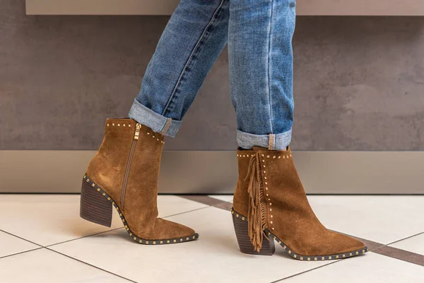 womens cowboy boots at the girl in jeans