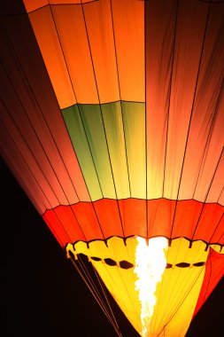 Akşam gökyüzü hava balonu