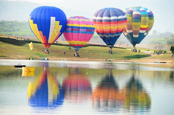 フィエスタ タイ シンハー公園国際気球. — ストック写真