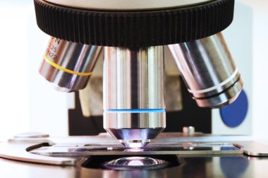 mikroskop kan Laboratuvarı görüntüsünü kapatmak