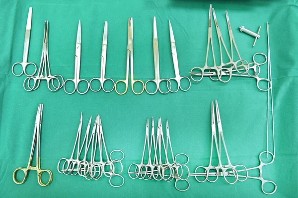 Detalhe tiro de instrumentos de cirurgia esterilizados — Fotografia de Stock