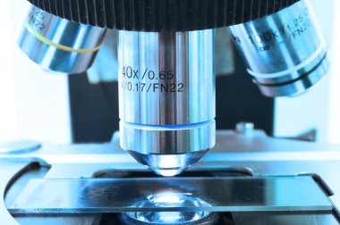 mikroskop kan Laboratuvarı görüntüsünü kapatmak