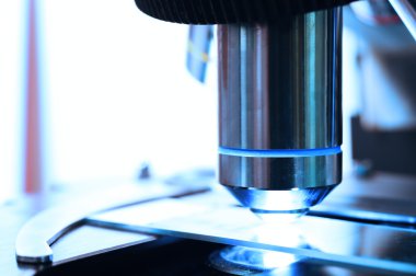 mikroskop kan Laboratuvarı görüntüsünü kapatmak