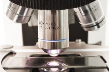 mikroskop kan Laboratuvarı görüntüsünü kapatmak 