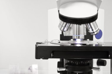 mikroskop kan Laboratuvarı görüntüsünü kapatmak 