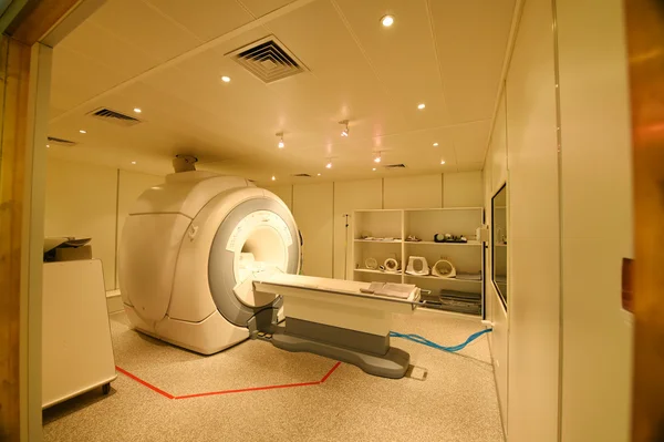 磁共振成像扫描仪房间 — 图库照片