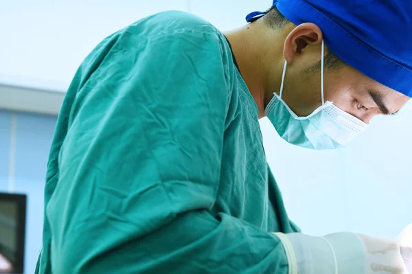 Veterinarian surgery in operation room — Stock Photo, Image