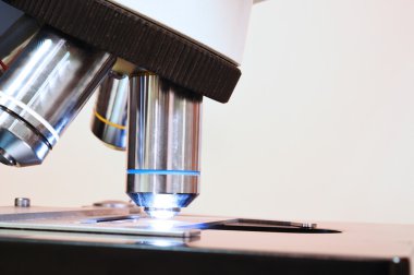 mikroskop kan Laboratuvarı görüntüsünü kapatmak 