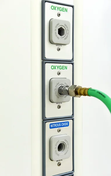 Oxygen outlet in operating room — Stock Photo, Image