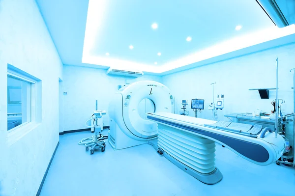 Hastane odasında CT tarayıcı